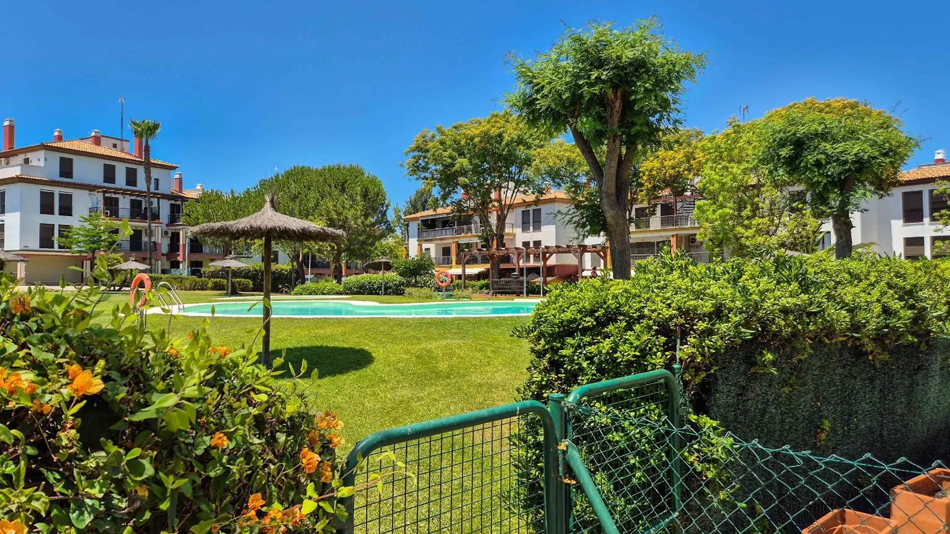 Kon01 Poolside Access Ground Floor 3 Bedrooms Ayamonte Lägenhet